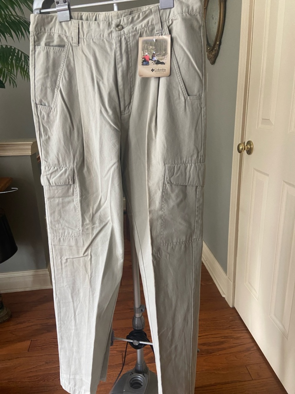 Columbia Men's Khaki Cargo Pants - Light Tan Size 34